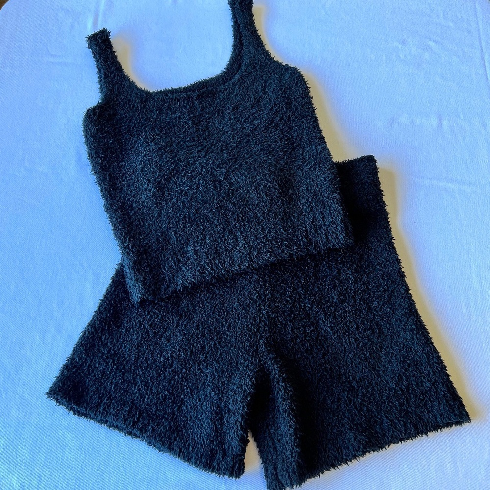 *PRICE IS FIRM**Skims Cozy knit SET tank and shorts S/M